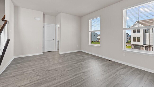 11365 Hypatia Loop, Manassas, VA 20109 - photo 5