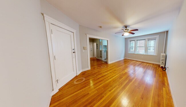 3 Gray Gardens W unit 3A, Cambridge, MA 02138 - photo 4