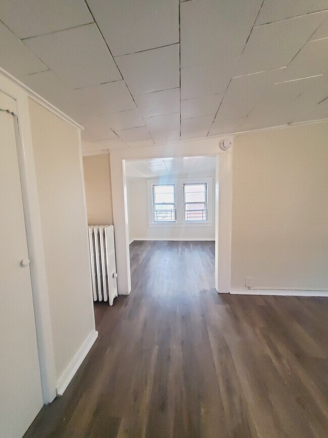 76 Pearsall Ave unit 3, Jersey City, NJ 07305 - photo 5