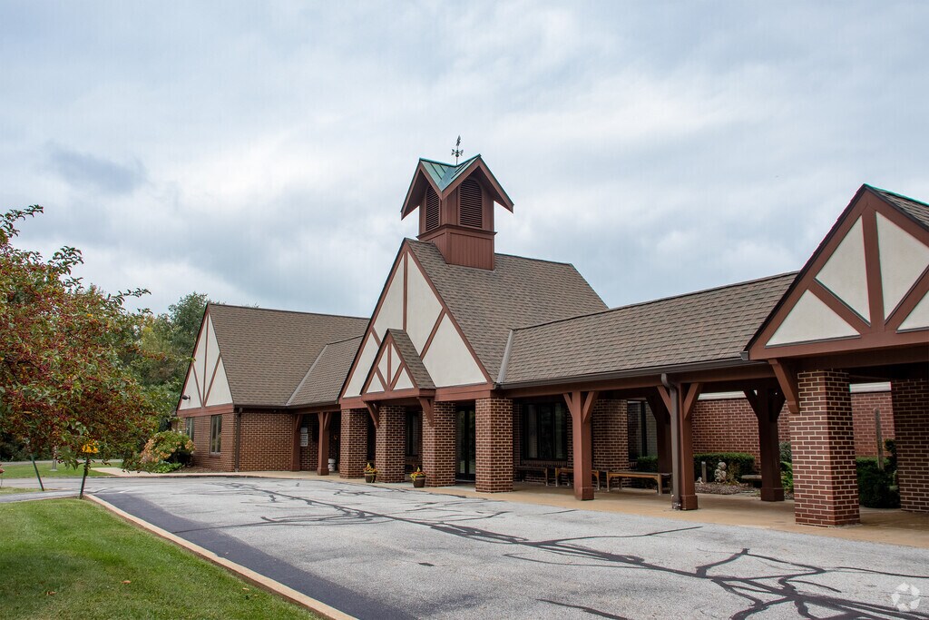 Hershey Montessori Elementary School provides education in 
Outlying Lake County