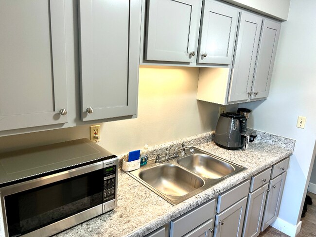 4028 N Illinois Ave unit 6, Peoria Heights, IL 61616 - photo 7