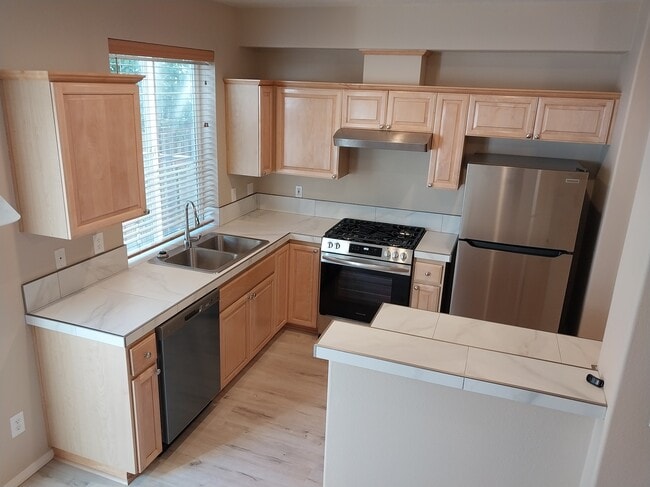 17234 SW Pleasanton Ln, Beaverton, OR 97006 - photo 2