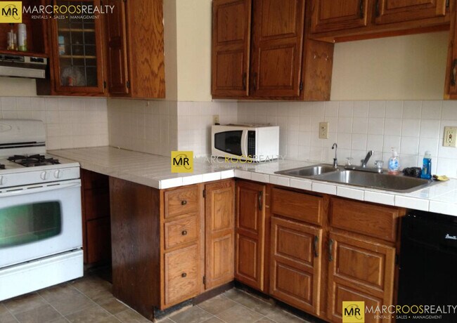 110 Central St unit 2, Somerville, MA 02143 - photo 2