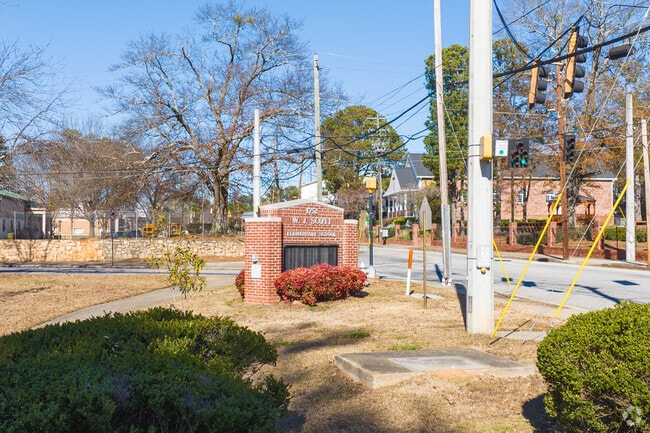 Scott Elementary School is located at 1752 Hollywood Rd NW, Atlanta, GA 30318.