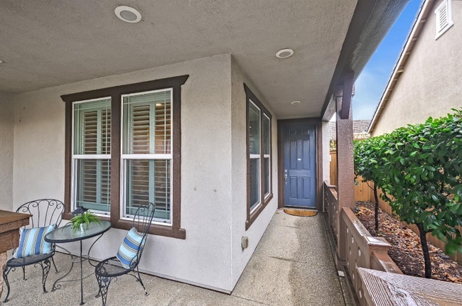 7613 Bloomsbury Way, Elk Grove, CA 95757 - photo 2