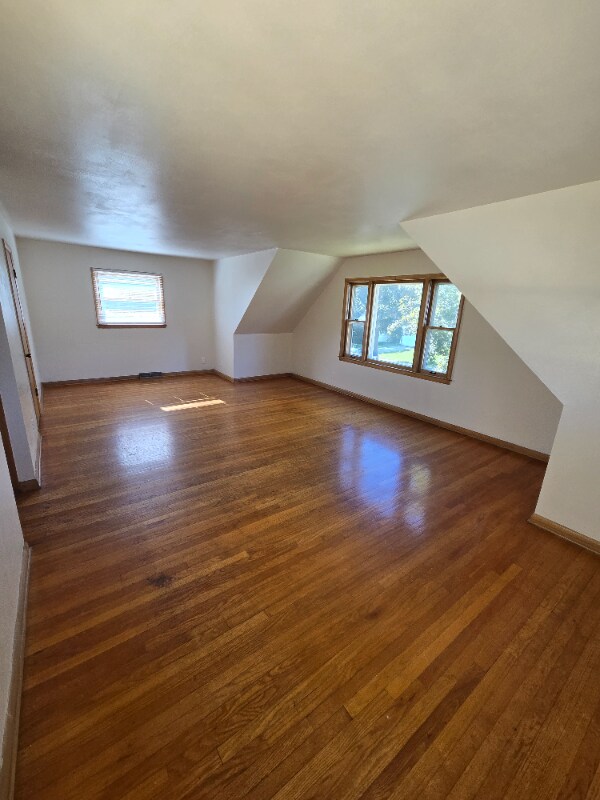 4354 N 72nd St unit 4354 N 72nd Upper, Milwaukee, WI 53216 - photo 3