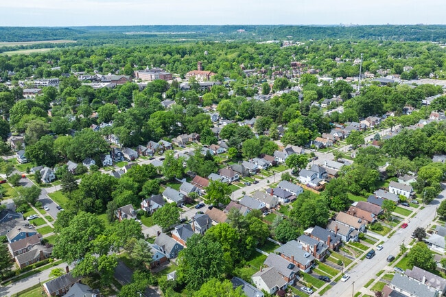 Madison Place is a neighborhood of Mariemont that preserves its early 20th-century charm.