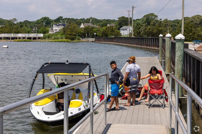 Enjoying a day out on the docks at Faunce Landing minutes from Mount Pleasant.