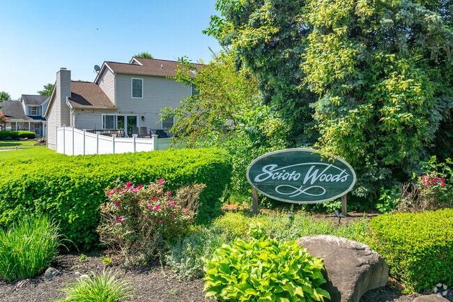 The north entrance to Scioto Woods, off Trabue Road, welcomes visitors to the neighborhood.
