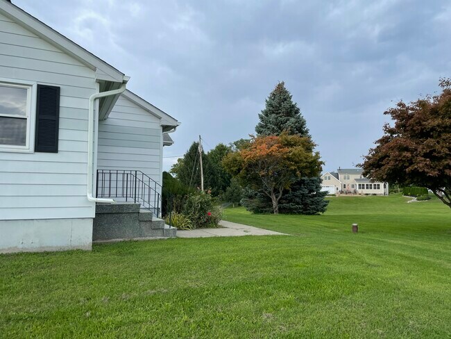 60 Bloomingrove Dr, Troy, NY 12180 - photo 4