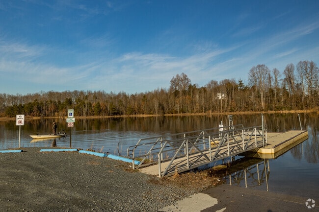 Experience the calm waters of Lake Mooney from Berea's canoe/kayak launch.