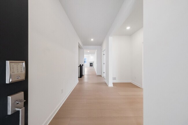 20047 Gabardine Ln, Lakeville, MN 55044 - photo 5