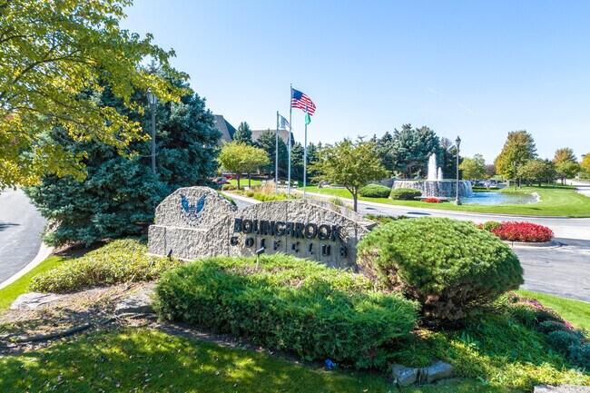 Golf lovers appreciate Freedom Park's proximity to Bolingbrook Golf Club.