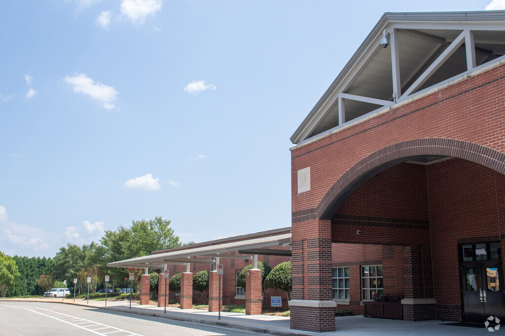 Main entrance to Mulberry Elementary School in Outlying Gwinnett County, Auburn GA