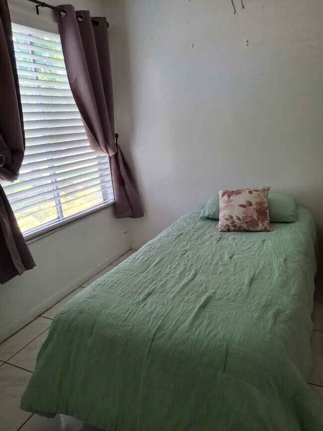 18890 Cloud Lake Cir Unit Room 1, Boca Raton, FL 33496