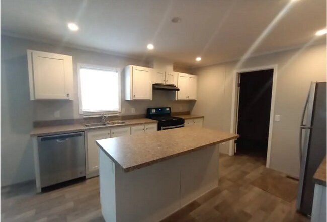 500 Elmwood Ln, Columbus, MI 48063 - photo 6