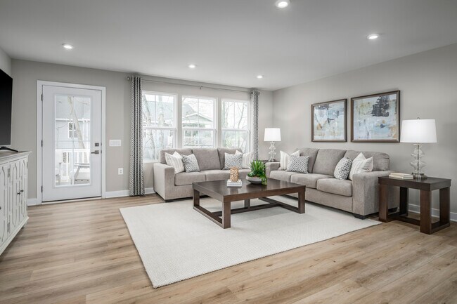 2107 Via Luna Cir NE, Massillon, OH 44646 - photo 4