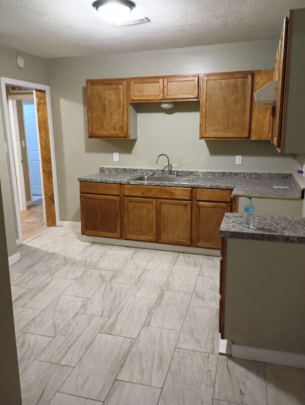 821 W Cherry St, Herrin, IL 62948