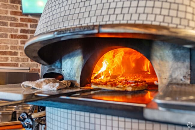 Nothing beats a fresh slice from Ema Rossi near Flower Valley.