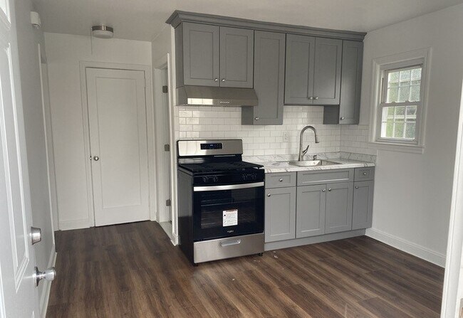 2A George St unit 1st Floor, Glen Cove, NY 11542 - photo 2