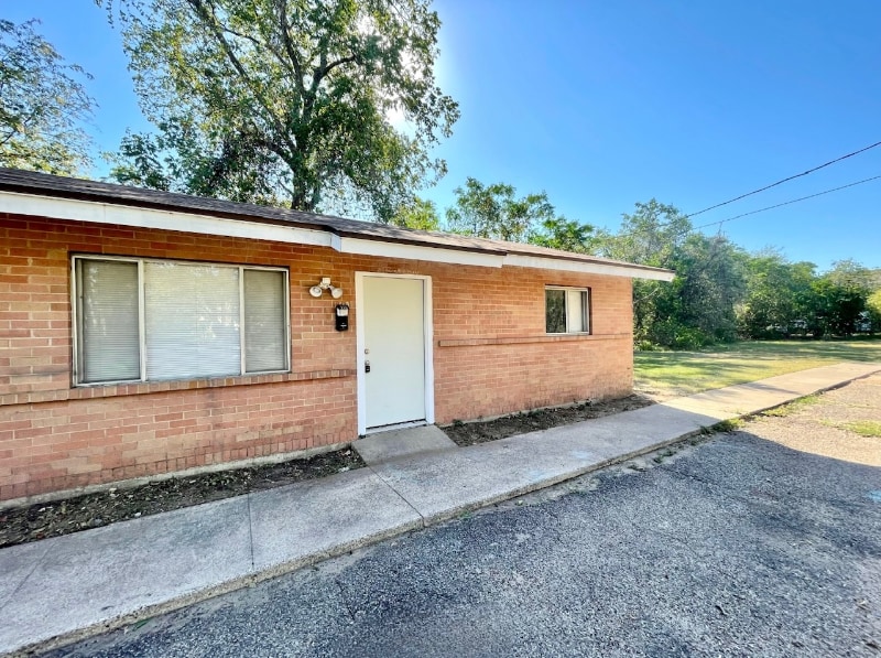 1120 Elm Ave, Waco, TX 76704 - photo 1