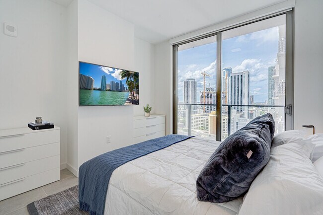 209 NE 3rd St unit ID1028780P, Miami, FL 33132 - photo 3