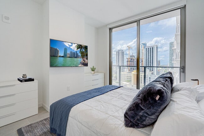 249 NE 4th St unit ID1058669P, Miami, FL 33132 - photo 4