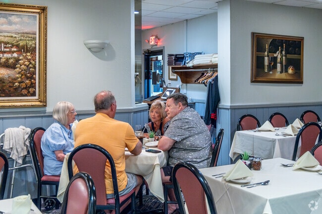 E & V Ristorante in Totowa Section serves classic Italian dishes in a welcoming setting.