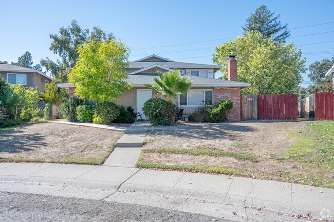 There are multi unit dwelling also located in Woodside.