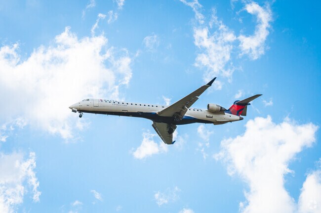 Delta Airlines serves Kimberline residents with connections to Atlanta.