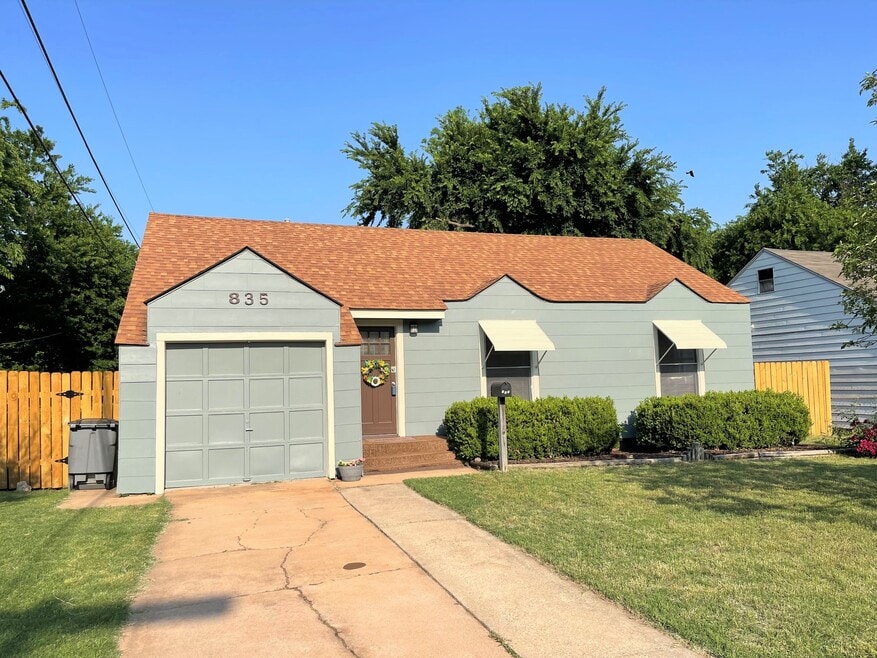 835 NW 17th St, Lawton, OK 73507 - photo 1