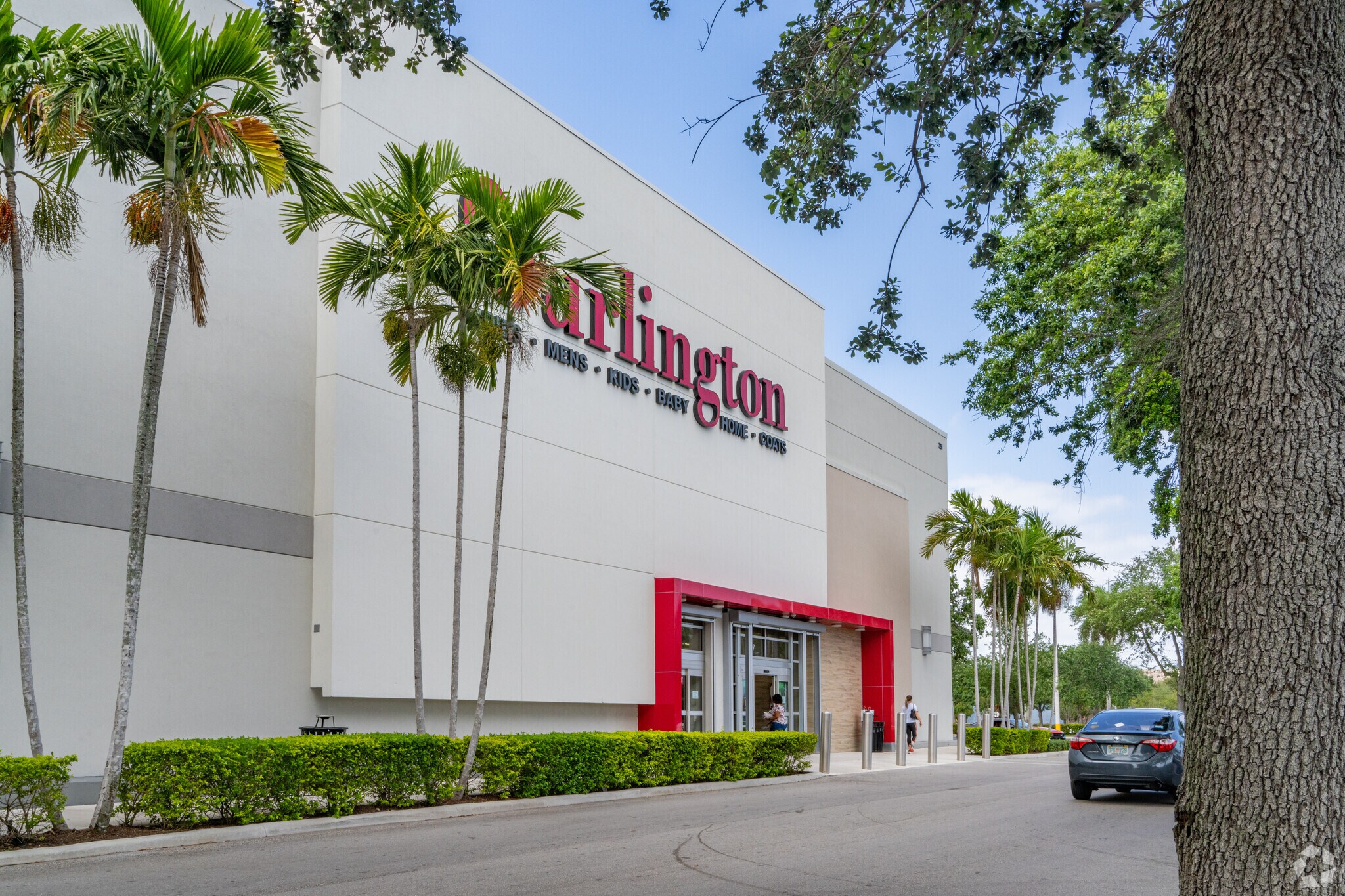 entrance of the Burlington at Eastway Park.