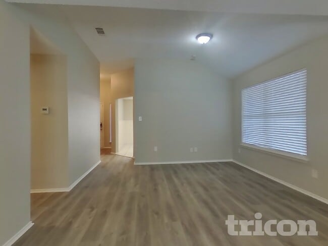 6112 Wall St, Arlington, TX 76018 - photo 4