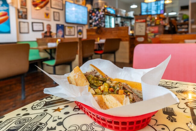 Bobbi's Italian Beef serves up classic Italian sandwiches and snacks in Boerum HIll.