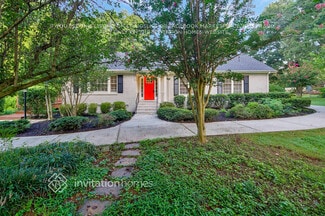 8433 Dunsinane Dr, Charlotte, NC 28227