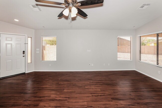 15821 W Tara Ln, Surprise, AZ 85374 - photo 6