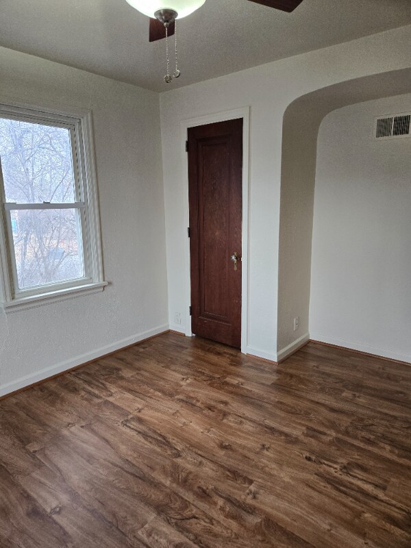 212 2nd Ave W, Culbertson, MT 59218 - photo 5