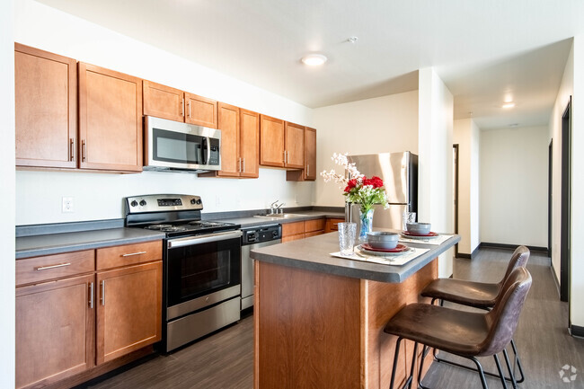 4BR, 2BA - 1012SF