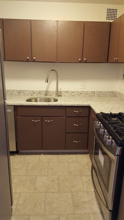 The Brook House unit 902, Brookline, MA 02445 - photo 5