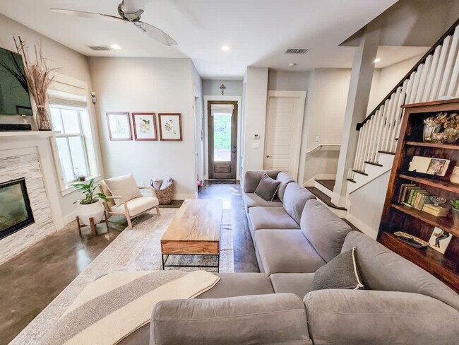 803B Dawson Rd unit ID1347459P, Austin, TX 78704 - photo 3