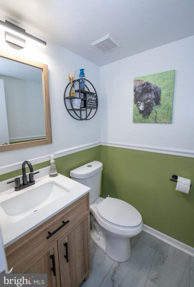 305 Shawmont Ave unit E, Philadelphia, PA 19128 - photo 2