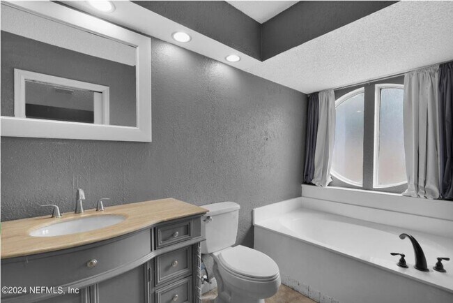 8959 Bridgecreek Dr, Jacksonville, FL 32244 - photo 7