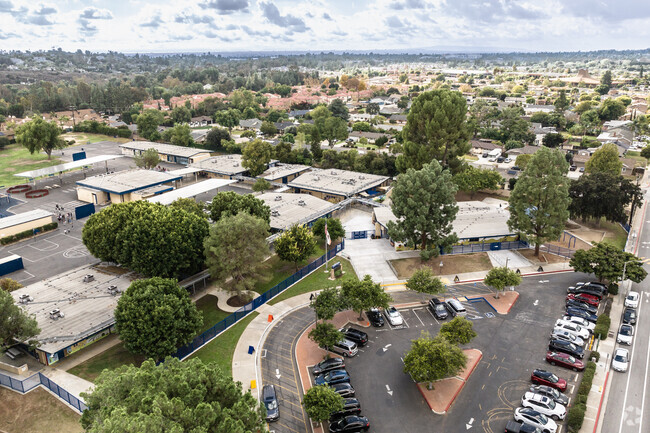 Rolling Hills School belongs to the Fullerton Elementary School District.