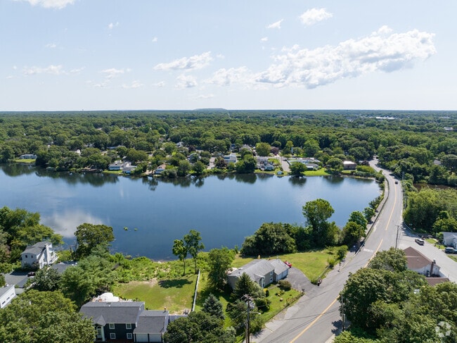 Nearby Lake Patchogue provides great fishing