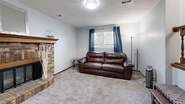 1242 S 164th Ave, Omaha, NE 68130 - photo 2