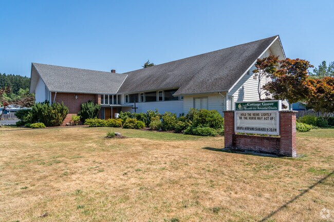 Cottage Grove Christian School provides private education to students.