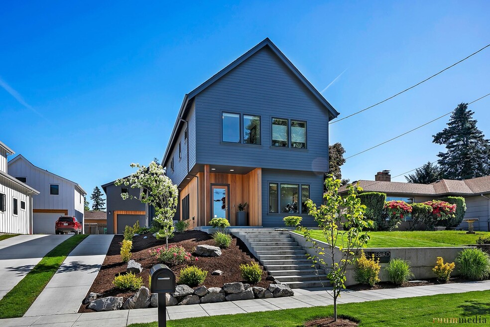 2038 NE Morgan St A, Portland, OR 97211 - photo 1