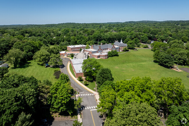 Oak Street Elementary School has 413 Bernards Township students in grades K-5.