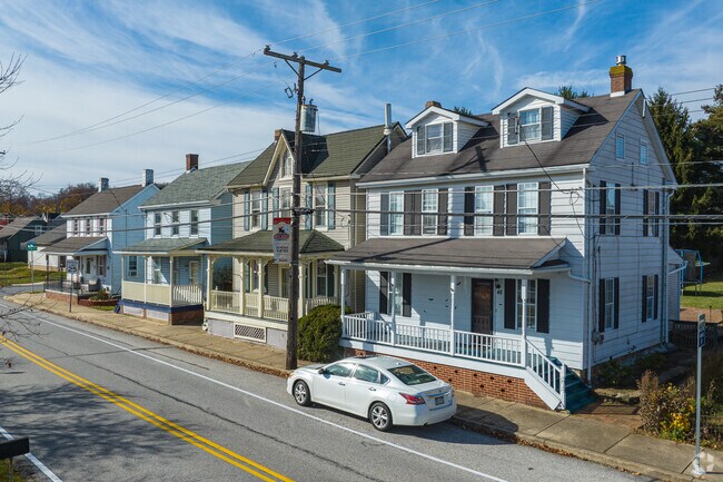 Historic Colonial homes can be found on the downtown streets of New Freedom.