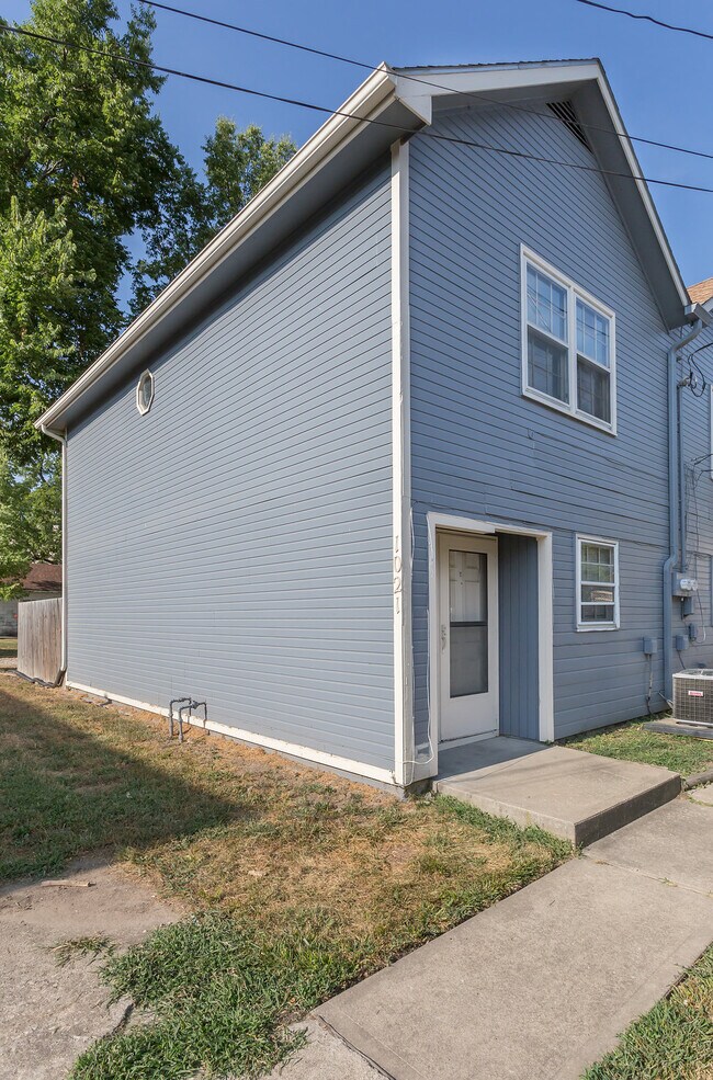 1021 Illinois St Unit 1021 B Illinois St, Lawrence, KS 66044